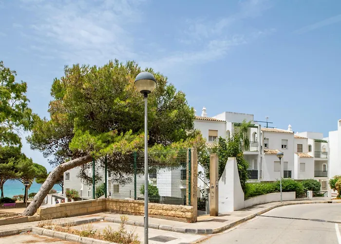 Vistas A La Fontanilla Solo Familia Apartment